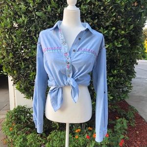 Embroidered Koret Top